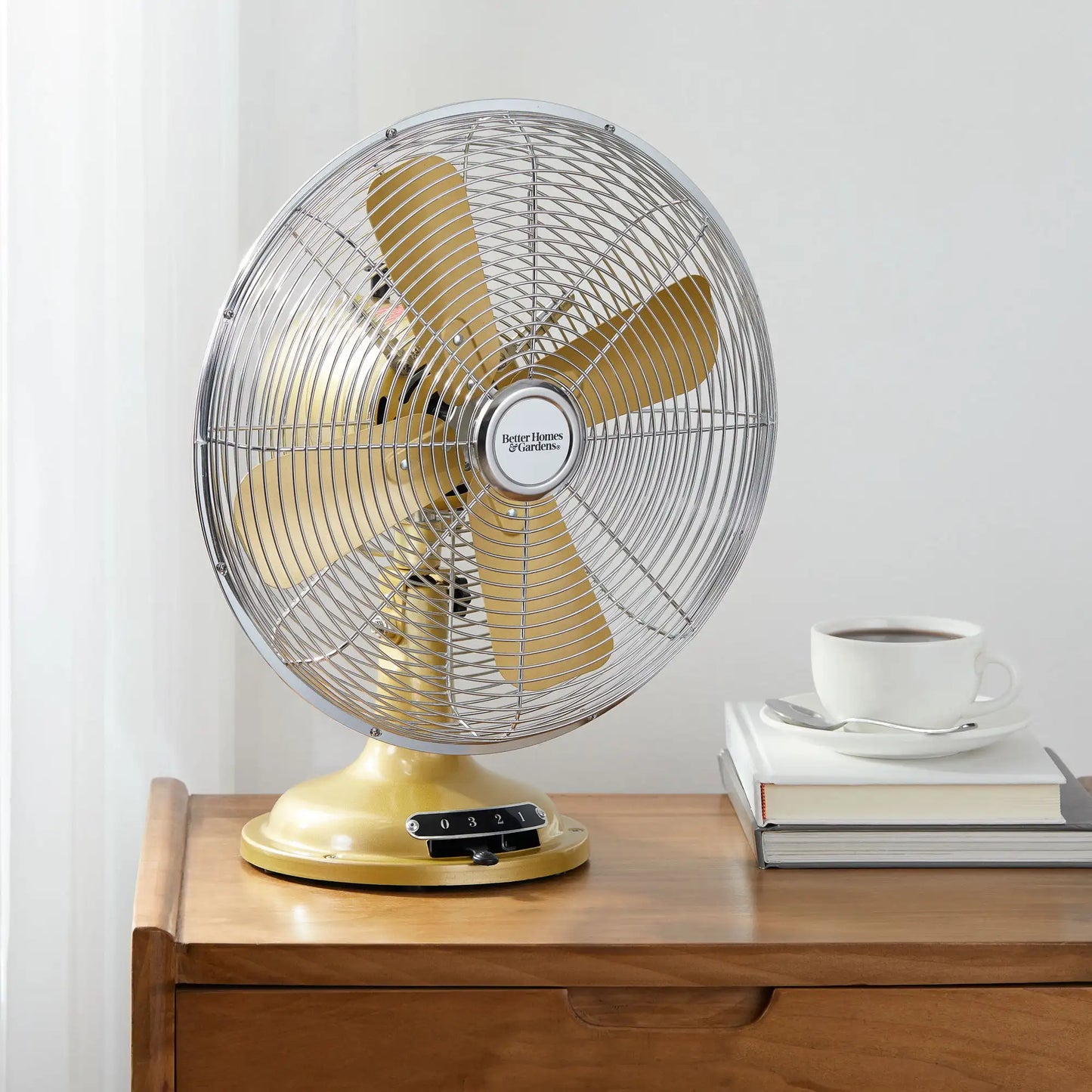 12 inch Retro 3-Speed Metal Tilted-Head Oscillation Table Fan